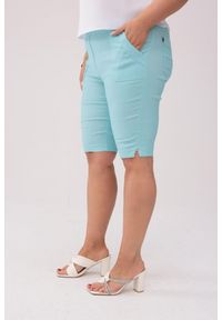 Nasi partnerzy - Komfortowe błękitne spodnie bermudy PLUS SIZE XXL OVERSIZE. Kolekcja: plus size. Kolor: niebieski. Materiał: tkanina, poliester, elastan, włókno, wiskoza. Długość: krótkie #1