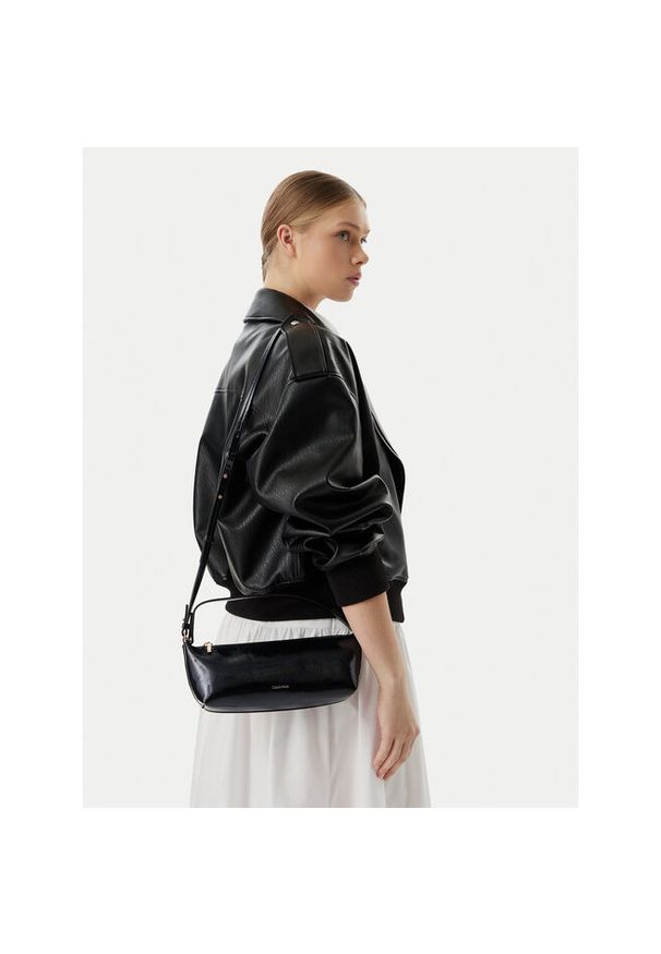 Torebka Calvin Klein. Kolor: czarny