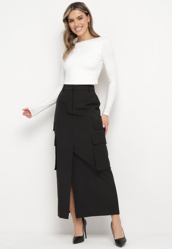 Born2be - Czarna Spódnica w Stylu Utility z Kieszeniami i Rozcięciem na Przodzie Temari. Okazja: na co dzień. Stan: podwyższony. Kolor: czarny. Styl: elegancki, casual