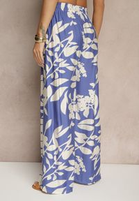 Renee - Niebieskie Szerokie Spodnie z Wiskozy High Waist w Kwiatowy Wzór Elaneora. Okazja: na co dzień. Stan: podwyższony. Kolor: niebieski. Materiał: wiskoza. Wzór: kwiaty. Styl: elegancki, casual