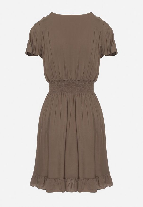 Born2be - Ciemnozielona Bawełniana Sukienka z Gumkami w Talii z Kopertowym Dekoltem i Falbankami Lolana. Typ kołnierza: kołnierz z falbankami. Kolor: brązowy. Materiał: bawełna. Długość rękawa: krótki rękaw. Typ sukienki: kopertowe