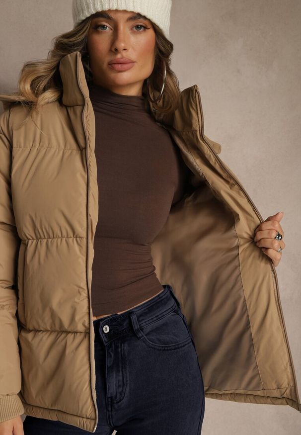 Renee - Ciemnobeżowa Pikowana Kurtka z Odpinanym Kapturem Lucane. Kolor: beżowy