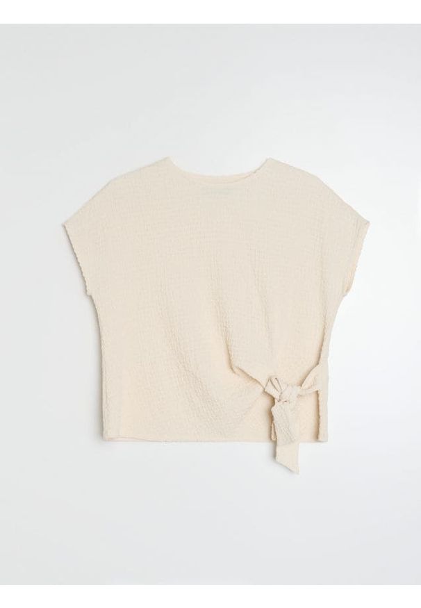 Sinsay - Bluzka z ozdobnym wiązaniem - kremowy. Kolor: kremowy
