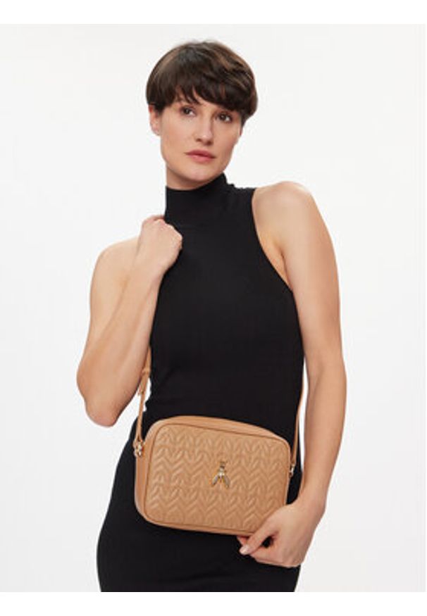 Patrizia Pepe Torebka 2B8985/L082-B685 Beżowy. Kolor: beżowy. Materiał: skórzane
