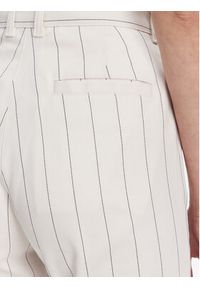 Adidas - adidas Spodnie materiałowe Pinstripe JJ3483 Biały Regular Fit. Kolor: biały. Materiał: bawełna #2