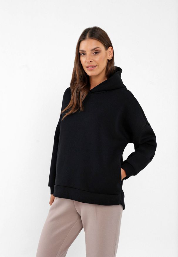 Volcano - Bluza oversize z kapturem B-SIGI. Typ kołnierza: kaptur. Kolor: czarny. Materiał: dzianina. Wzór: haft