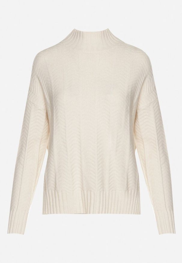 Born2be - Jasnobeżowy Sweter z Półgolfem z Ozdobnym Wzorem na Dzianinie Kirtana. Okazja: na co dzień. Kolor: beżowy. Materiał: dzianina. Sezon: zima. Styl: casual, elegancki