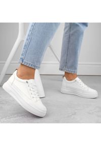 Buty sportowe damskie wsuwane białe Vinceza 13613. Zapięcie: bez zapięcia. Kolor: biały #6