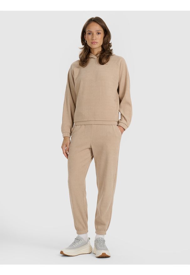 4f - 4F Bluza dresowa nierozpinana z kapturem damska - beżowa S. Okazja: na co dzień. Typ kołnierza: kaptur. Kolor: beżowy. Materiał: dresówka. Styl: casual
