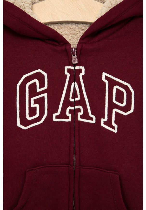 GAP Bluza dziecięca kolor bordowy z kapturem z aplikacją. Okazja: na co dzień. Typ kołnierza: kaptur. Kolor: czerwony. Materiał: dzianina, poliester. Wzór: aplikacja. Styl: casual