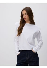 Reserved - Longsleeve z poduszkami na ramionach - złamana biel. Materiał: bawełna. Długość rękawa: długi rękaw