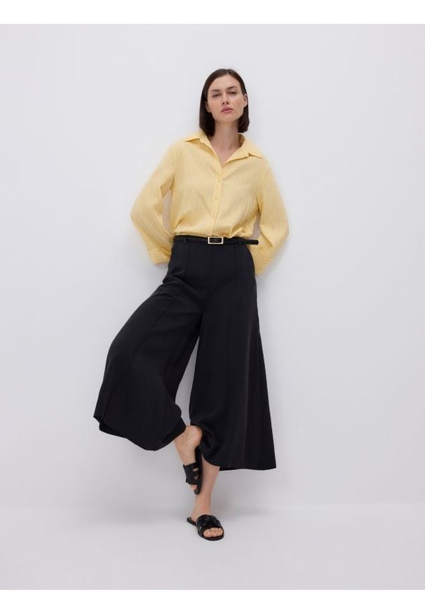 Reserved - Spodnie culotte z modalu - czarny. Kolor: czarny