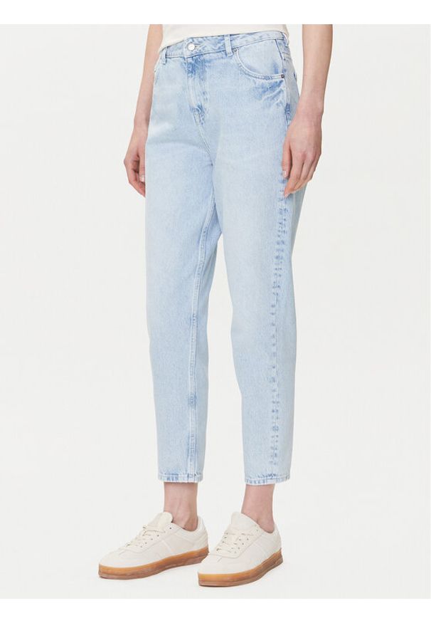 Mustang Jeansy Charlotte 1016196 Błękitny Mom Fit. Kolor: niebieski