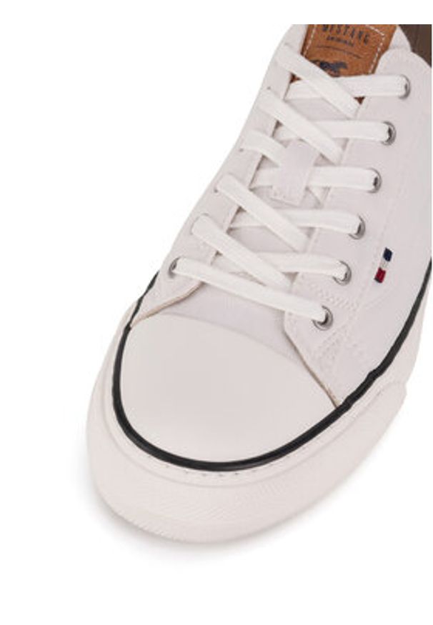 Mustang Trampki 1272-307 Biały. Kolor: biały. Materiał: materiał