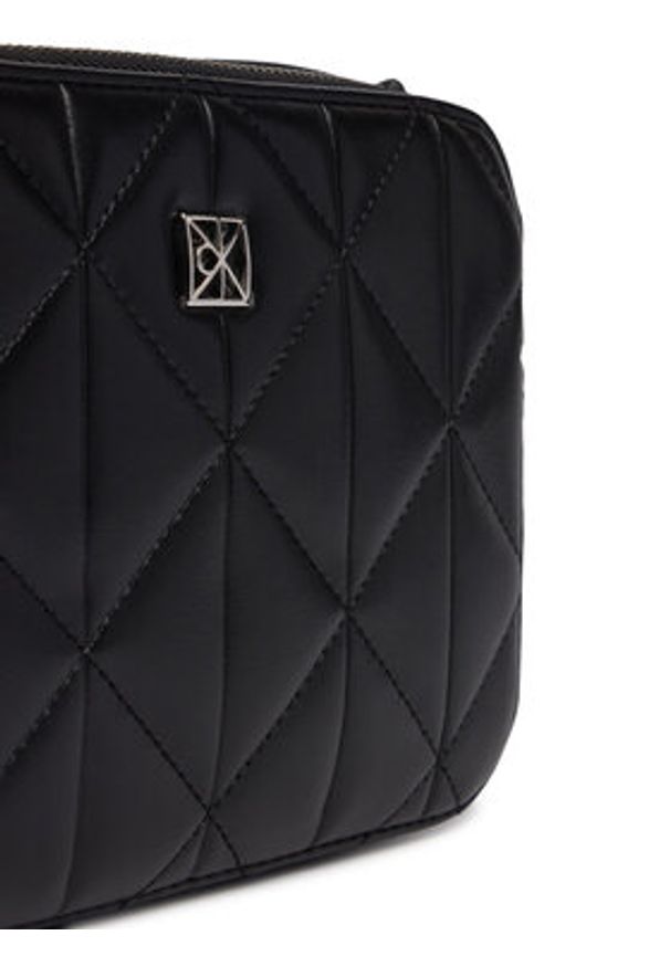 Calvin Klein Torebka Quilted Double Zip Camera Bag LV04F3328G Czarny. Kolor: czarny. Materiał: skórzane