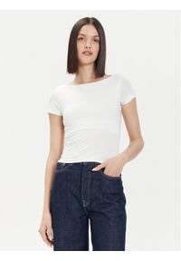 Gina Tricot T-Shirt 21319 Biały Slim Fit. Kolor: biały. Materiał: wiskoza #1