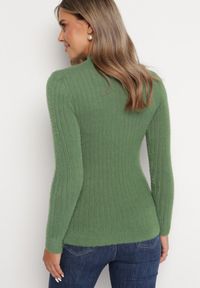 Born2be - Zielony Wełniany Sweter Prążkowany z Długim Włosiem Aryndra. Kolor: zielony. Materiał: wełna, prążkowany. Długość rękawa: długi rękaw. Długość: długie #4