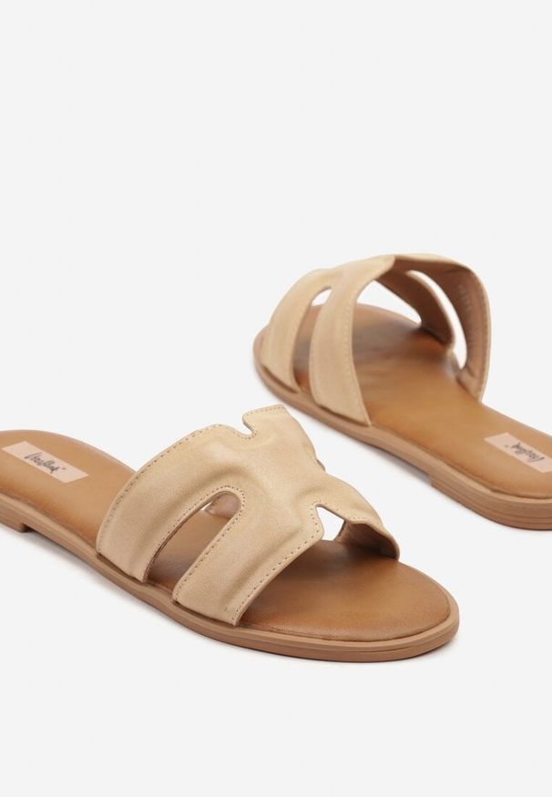 Renee - Beżowe Klapki Basic z Wycięciami Varauri. Okazja: na spacer, na co dzień. Kolor: beżowy. Materiał: jeans. Sezon: lato. Styl: elegancki, casual