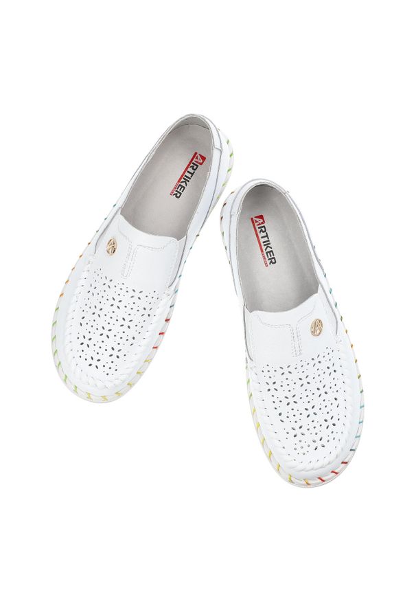 Białe Półbuty Artiker Modne Wsuwane Obuwie Damskie. Okazja: na co dzień. Zapięcie: bez zapięcia. Kolor: biały. Materiał: skóra. Wzór: ażurowy, kolorowy. Styl: casual, elegancki