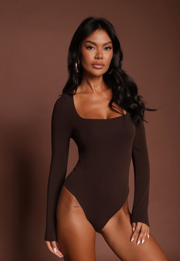Renee - Brązowe Body z Wiskozą i Bawełną Ozdobione Kwadratowym Dekoltem Amerrise. Typ kołnierza: dekolt kwadratowy. Kolor: brązowy. Materiał: wiskoza, bawełna. Wzór: aplikacja. Styl: elegancki