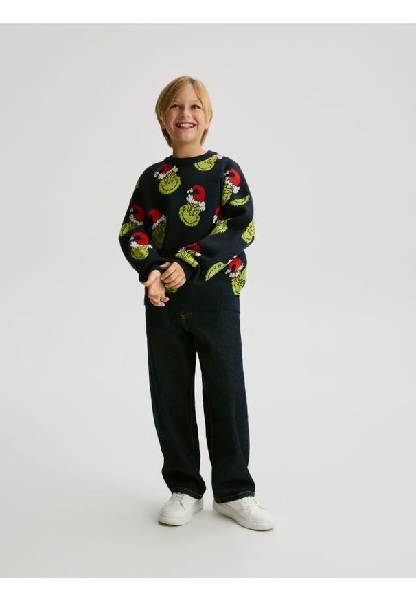 Reserved - Świąteczny sweter Grinch - granatowy. Kolor: niebieski. Materiał: dzianina, wiskoza. Styl: wizytowy