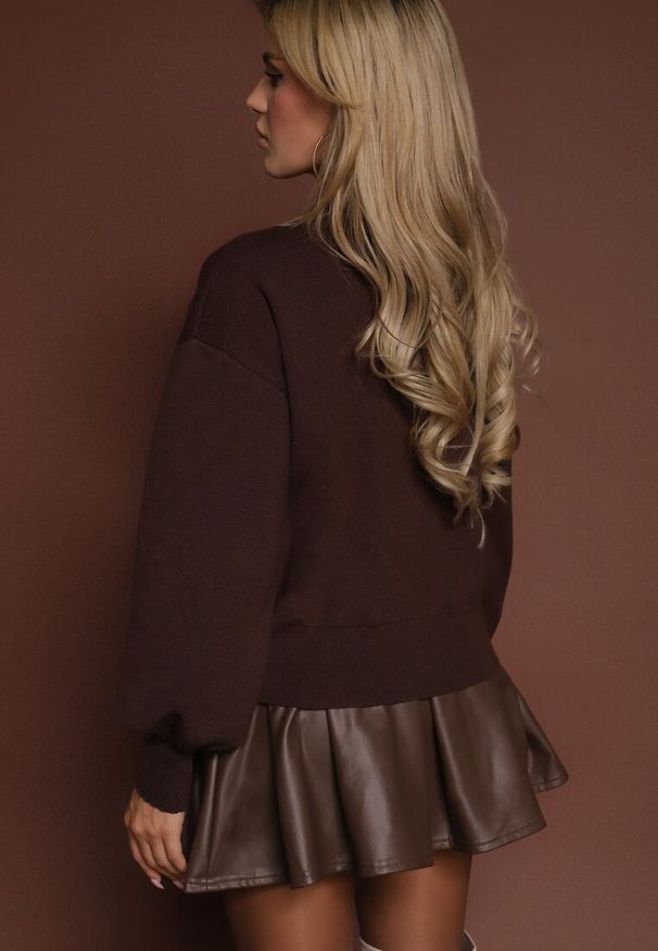 Renee - Brązowy Kardigan z Wiskozą Zdobiony Eleganckimi Napami i Bufiastymi Rękawami Acannte. Kolor: brązowy. Materiał: wiskoza. Wzór: aplikacja. Styl: elegancki
