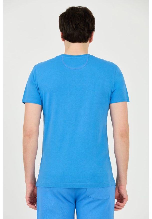 La Martina - LA MARTINA Błękitny t-shirt z małym logo. Kolor: niebieski