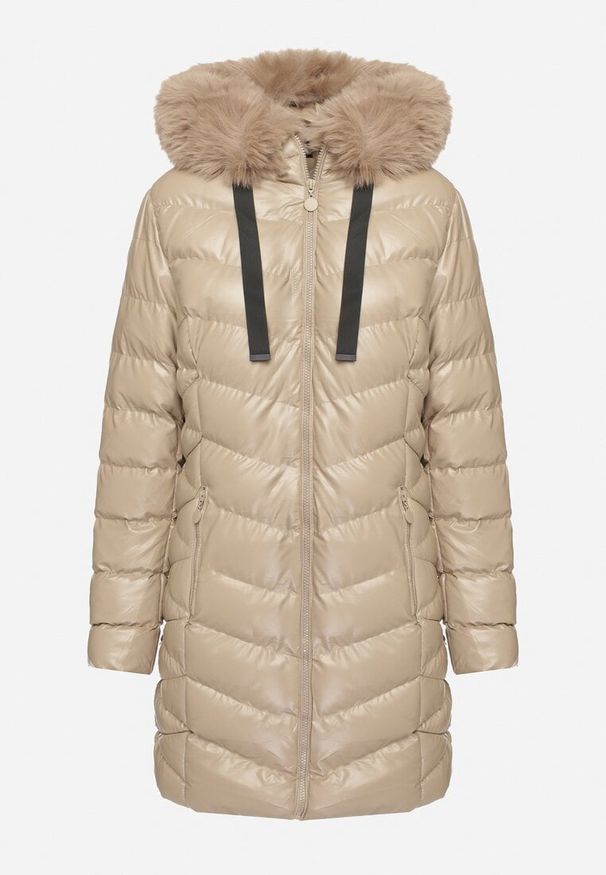 Born2be - Beżowa Długa Pikowana Kurtka z Odpinanym Futerkiem i Sznurkami Rinnarae. Okazja: na spacer, na co dzień. Typ kołnierza: kaptur. Kolor: beżowy. Materiał: futro. Długość: długie. Styl: elegancki, casual