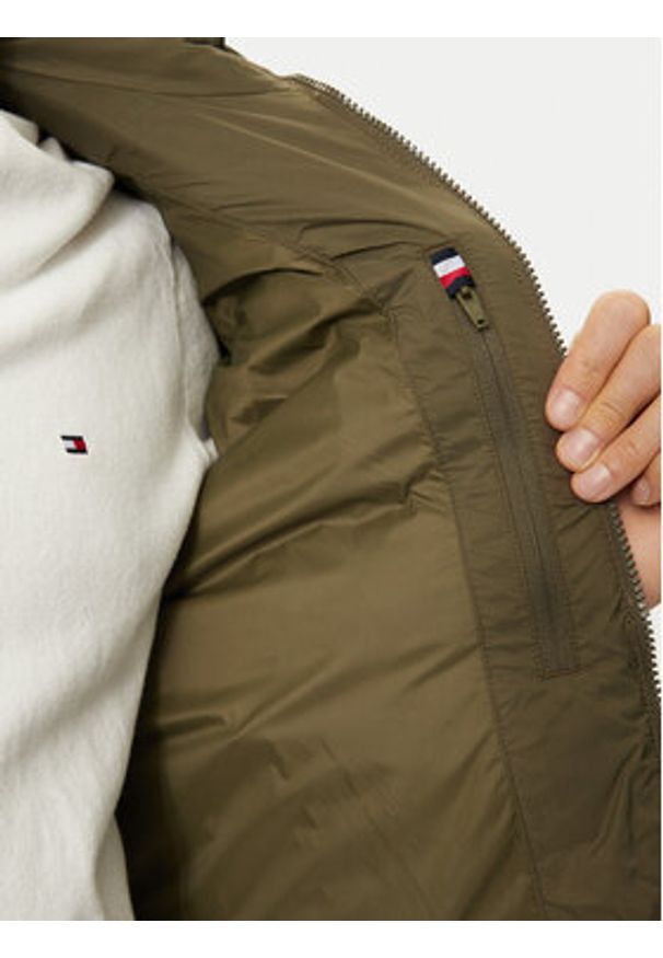 TOMMY HILFIGER - Tommy Hilfiger Kurtka zimowa MW0MW37259 Zielony Regular Fit. Kolor: zielony. Materiał: syntetyk. Sezon: zima