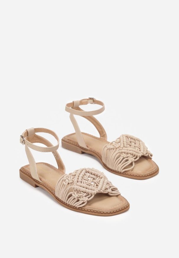 Born2be - Ciemnobeżowe Sandały z Plecionym Paskiem Amrutia. Okazja: na spacer, na co dzień. Zapięcie: pasek. Kolor: beżowy. Sezon: wiosna. Styl: casual
