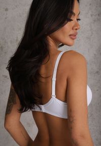 Renee - Biały Biustonosz Push Up o Gładkim Wykończeniu z Cyrkoniową Aplikacją Claronei. Kolor: biały. Rodzaj stanika: push-up. Wzór: gładki, aplikacja #5