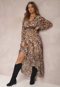 Renee - Brązowo-Beżowa Sukienka Hellanassa. Kolor: beżowy. Długość rękawa: długi rękaw. Wzór: motyw zwierzęcy, aplikacja, nadruk. Typ sukienki: kopertowe. Styl: elegancki. Długość: maxi #5
