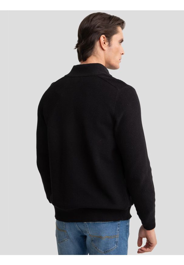 Big-Star - Sweter męski rozpinany ze stójką czarny Tonys 906. Okazja: na spacer. Typ kołnierza: kołnierzyk stójkowy. Kolor: czarny. Materiał: jeans, bawełna, prążkowany. Wzór: ze splotem. Styl: klasyczny