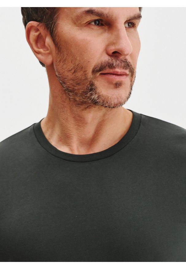 Pako Lorente - PAKO LORENTE – Bawełniany oliwkowy t-shirt. Okazja: na co dzień. Kolor: niebieski, żółty, oliwkowy. Materiał: bawełna. Styl: casual