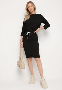 Born2be - Czarny Komplet z Bawełną Bluza i Dopasowana Spódnica Ralietta. Kolor: czarny. Materiał: bawełna #7
