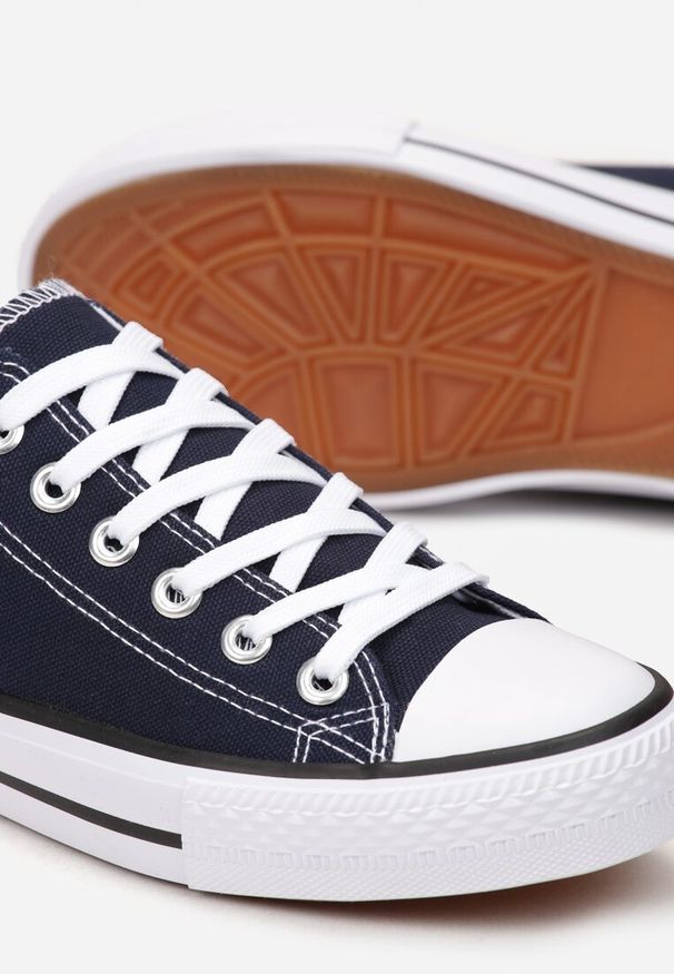 Born2be - Granatowe Trampki przed Kostkę ze Sznurowaniem Laysen. Okazja: na co dzień. Wysokość cholewki: przed kostkę. Kolor: niebieski. Styl: klasyczny, casual