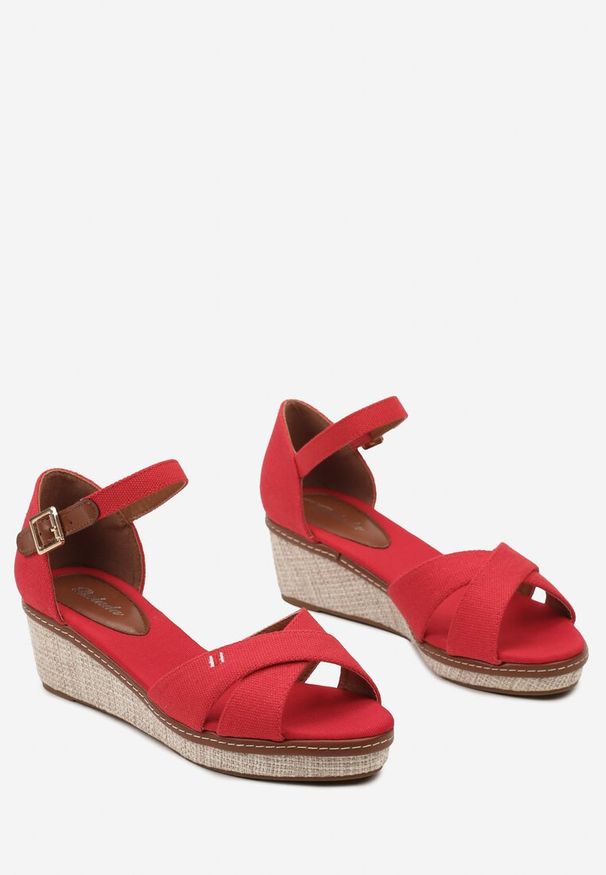 Born2be - Czerwone Sandały Espadryle na Plecionym Koturnie Zapinane Wokół Kostki Zatanna. Okazja: na plażę, na imprezę, na spacer. Kolor: czerwony. Materiał: len. Sezon: lato. Obcas: na koturnie. Styl: elegancki
