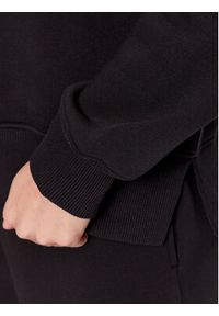 Calvin Klein Jeans Bluza J20J221335 Czarny Regular Fit. Kolor: czarny. Materiał: syntetyk, bawełna