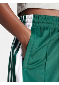 Adidas - adidas Spodnie dresowe Adibreak IP0623 Zielony Regular Fit. Kolor: zielony. Materiał: syntetyk #4
