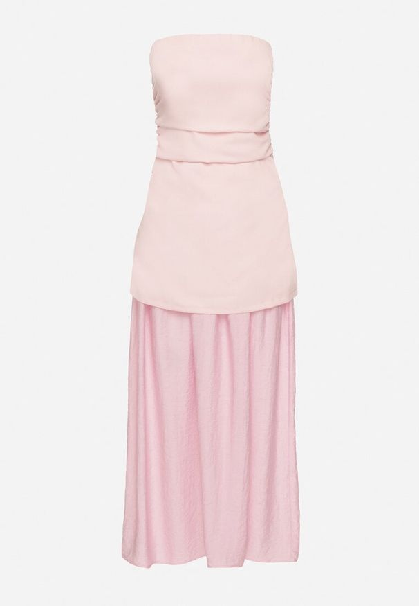 Born2be - Różowa Koktajlowa Sukienka Typu Bandeau z Marszczeniem Izelessa. Okazja: na imprezę. Kolor: różowy. Styl: wizytowy