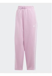Adidas - adidas Spodnie dresowe Essentials 3-Stripes Open Hem Fleece IJ7455 Różowy Loose Fit. Kolor: różowy. Materiał: bawełna #5