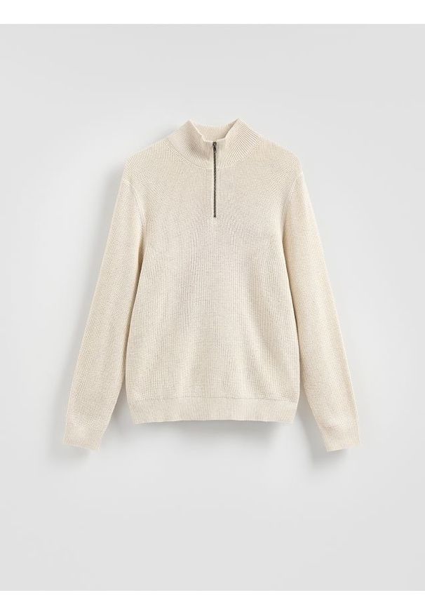Reserved - Sweter z rozpinanym golfem - beżowy. Typ kołnierza: golf. Kolor: beżowy. Materiał: bawełna, dzianina