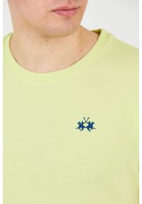 La Martina - LA MARTINA Żółty t-shirt z małym logo. Kolor: żółty