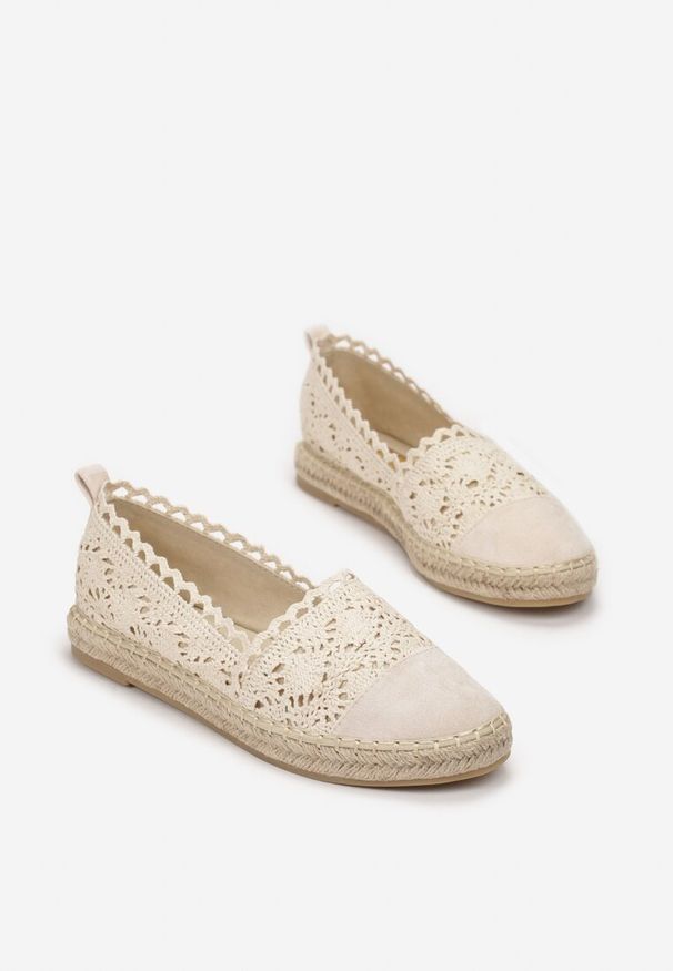 Born2be - Beżowe Espadryle Daemona. Okazja: na co dzień. Zapięcie: bez zapięcia. Kolor: beżowy. Materiał: materiał, len. Wzór: gładki, ażurowy, haft, aplikacja. Obcas: na płaskiej podeszwie. Styl: casual