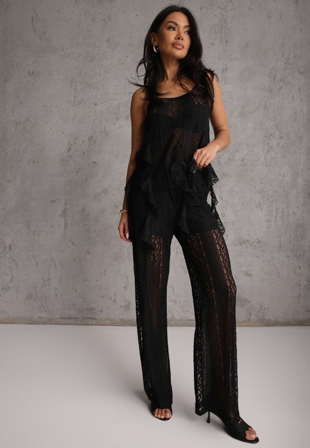 Renee - Czarny Eteryczny Komplet z Koronką i Falbankami Top i Spodnie Wide Leg Pretilaine. Kolor: czarny. Materiał: koronka. Wzór: koronka