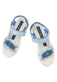 Sandały damskie Hispanitas, cholewka ze skóry naturalnej sportowa konstrukcja z regulowanymi paskami otwarta forma lekka podeszwa zapewniająca stabil. Okazja: na co dzień. Nosek buta: otwarty. Zapięcie: pasek. Kolor: niebieski. Materiał: skóra. Wzór: paski. Sezon: lato. Styl: sportowy #5