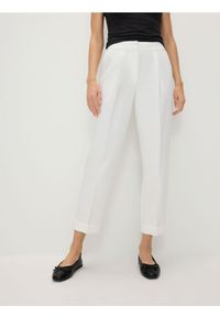 Reserved - Spodnie z mankietami - biały. Kolor: biały. Materiał: tkanina, wiskoza