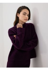 Reserved - Sweter z niskim golfem - mahoniowy. Typ kołnierza: golf. Kolor: brązowy. Materiał: wełna, dzianina