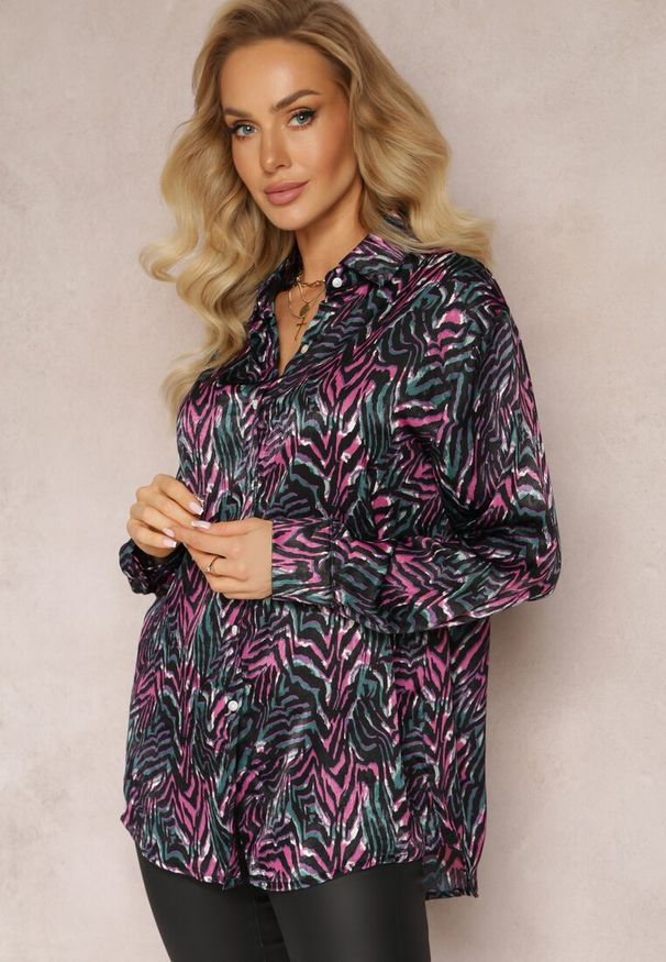 Renee - Zielono-Różowa Koszula Ozdobiona Abstrakcyjnym Wzorem Talimesse. Okazja: na co dzień. Kolor: zielony. Materiał: jeans. Wzór: aplikacja. Styl: casual, elegancki