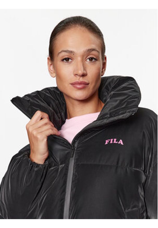 Fila Kurtka zimowa FAW0645 Czarny Regular Fit. Kolor: czarny. Materiał: syntetyk. Sezon: zima